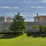 Escape castle & Treasure hunt