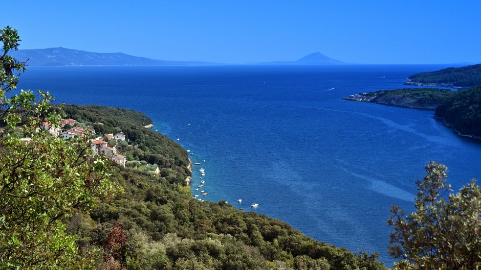 Aktivan dan u Istri uz pogled na more i prirodu