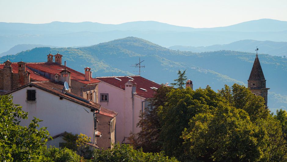Istria-hilltop-town-trail